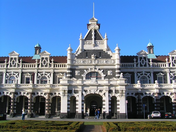 Dunedin Railway Station entrance